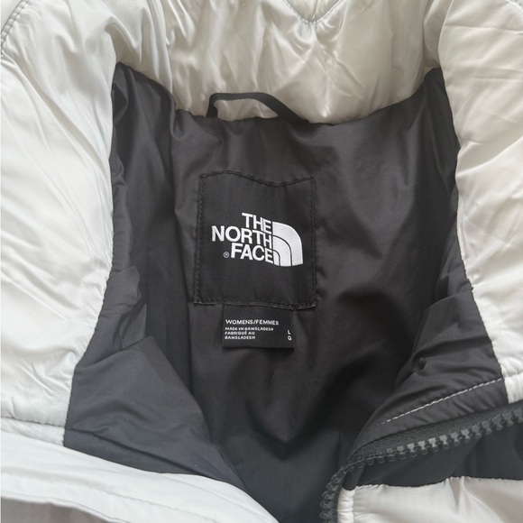 North Face Puffer Jacket - Picture 5 of 5